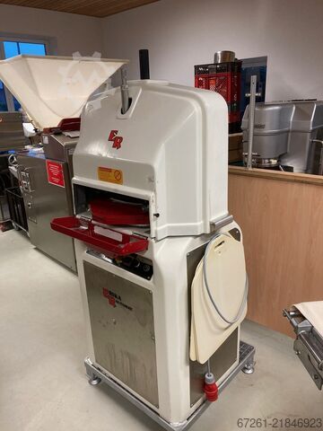 Dough divider rounder Record Erika Automat Classic Q2 30 tlg