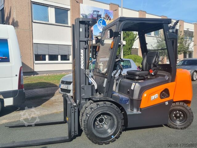 Dieselstapler Doosan D30NXP mit Zwillingsbereifung