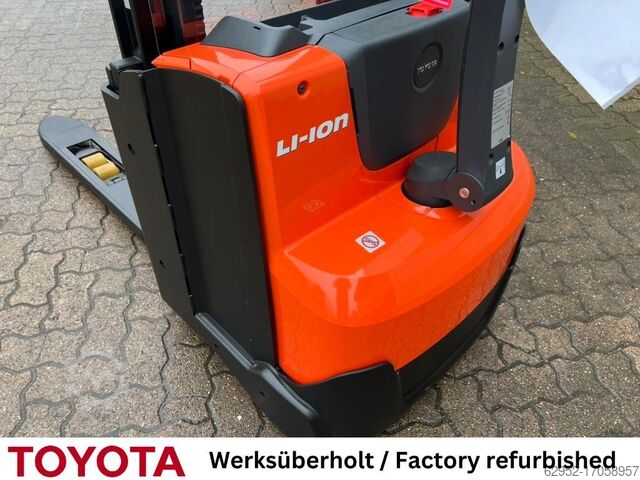 High Lift stacker Toyota SWE 120 L