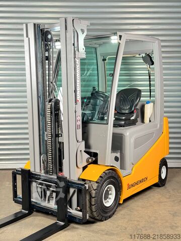 Electric 4-wheeler Jungheinrich EFG S30 - Service Neu - 5665 Std. Batterie 82%