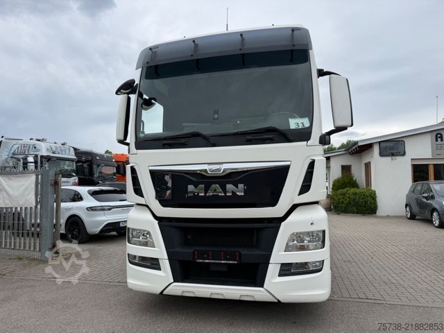 Volume tractor unit MAN TGX 18.440 LLS-U Lowliner/Intarder/Hubsattel