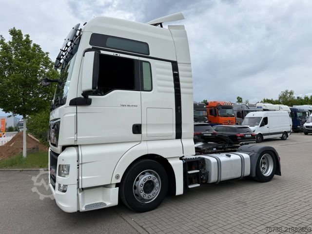 Volume tractor unit MAN TGX 18.440 LLS-U Lowliner/Intarder/Hubsattel