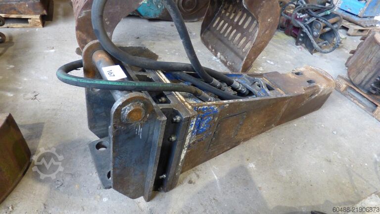 Hydraulic demolition hammer