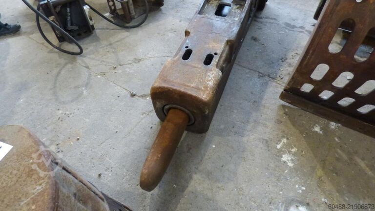 Hydraulic demolition hammer