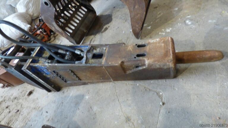 Hydraulic demolition hammer