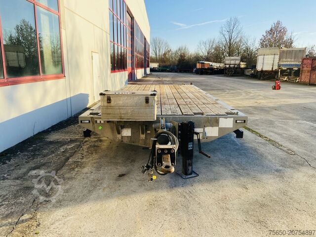 Low loader trailer Möslein TTS 11 Schwebheim Tandemtieflader