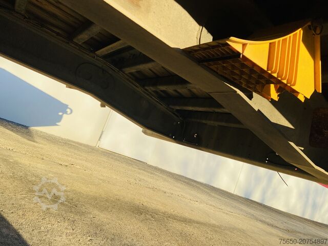 Low loader trailer Möslein TTS 11 Schwebheim Tandemtieflader