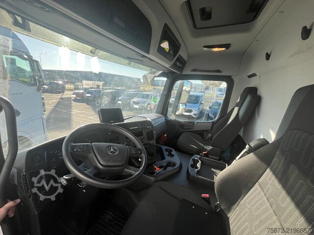 Box truck Mercedes-Benz ANTOS 1827 EURO 6 19T FURGON