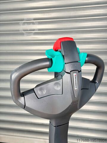 Pallet truck Jungheinrich EJE 220 - Service Neu - Batterie 82% - 2t- Nur 4.027 Std.