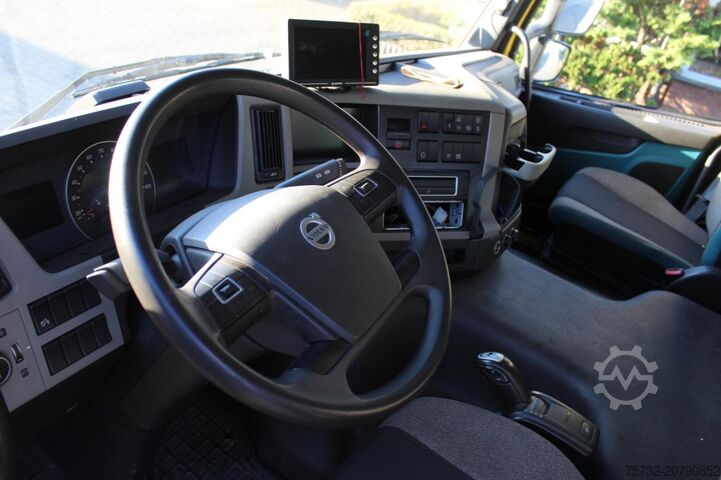 Standard tractor unit Volvo FM 370 E6 Flach Schlafkabine I-Shift NUR 120Tkm