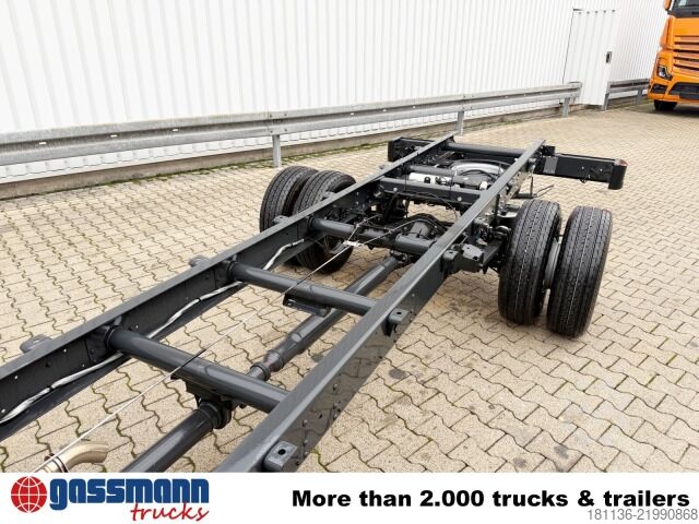 Transporter Fahrgestell Iveco Daily 72C18H/P DK 4x2, Nebenantrieb