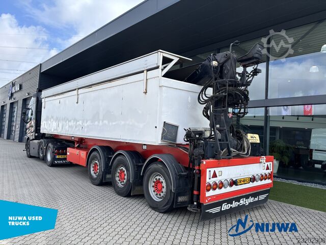 Volvo FH16 750 6x2/4 in combination with KWB P3 semi-trailer equipped with Hiab 1185 83 crane Volvo FH16 750 6x2/4 i.c.m. KWB P3 oplegger met Hiab ...