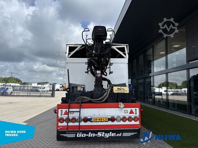 Volvo FH16 750 6x2/4 in combination with KWB P3 semi-trailer equipped with Hiab 1185 83 crane Volvo FH16 750 6x2/4 i.c.m. KWB P3 oplegger met Hiab ...