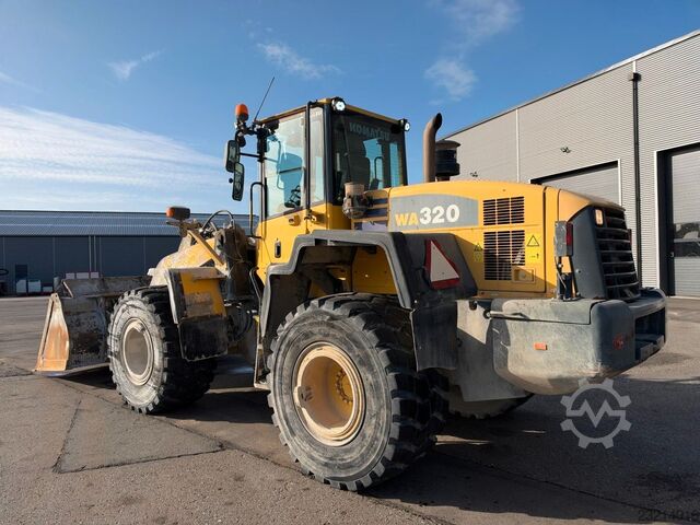 Radlader KOMATSU WA320-5H 4x4 15 t. Wheelloader