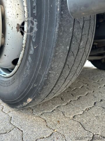 LKW mit Pritsche & Plane Renault D 16