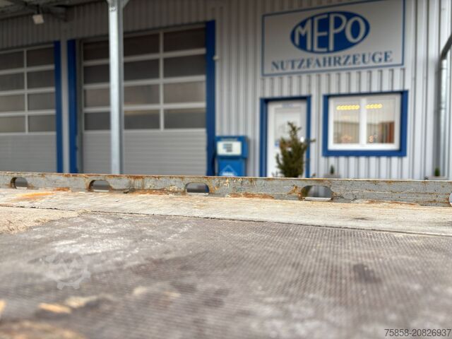 Wechselpritsche Plattform Krone Jumbo Plattform 7,82 mit Lochleiste