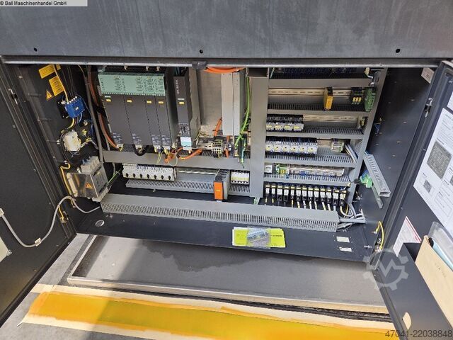 Machining Center - Universal DMG DMU 50