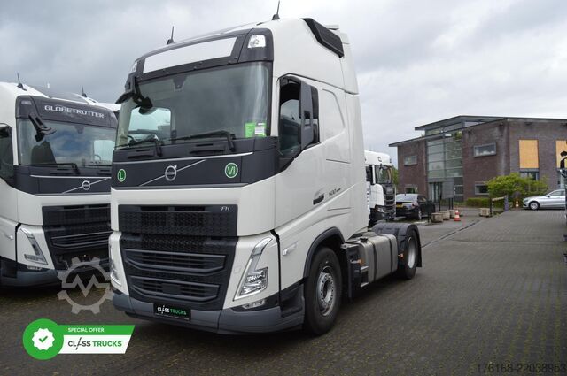 Standard tractor unit VOLVO FH 500 Globetrotter XL I-ParkCool ACC