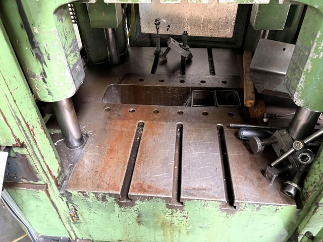 Automatic punching machine RASTER 60 NL-4 S