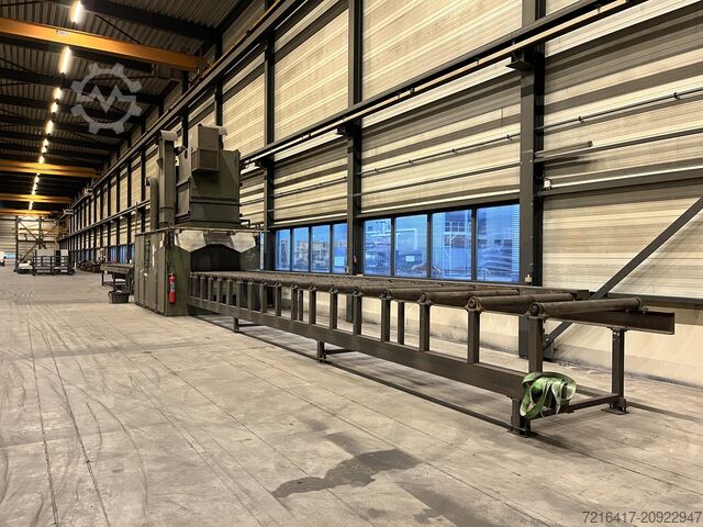 Blasting machine with blasting baskets  