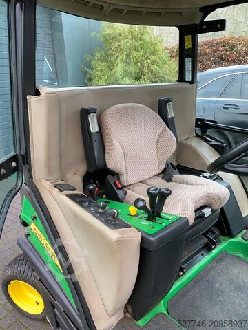 Lawn mower John deere 1575 terrain cut