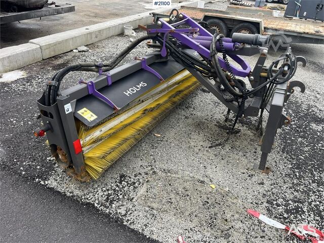 Construction equipment Holms SL-2.8 sweeper