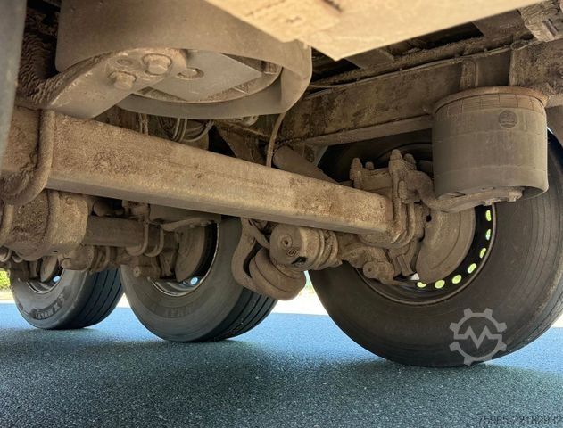 Walking floor semitrailer KRAKER CF200 CF-Z WALKING FLOOR 2X LIFT AXLE DISC BRAKE