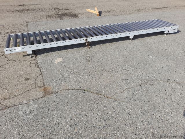 Powered roller conveyor 5200x920x300 mm, roller length L=900 mm  