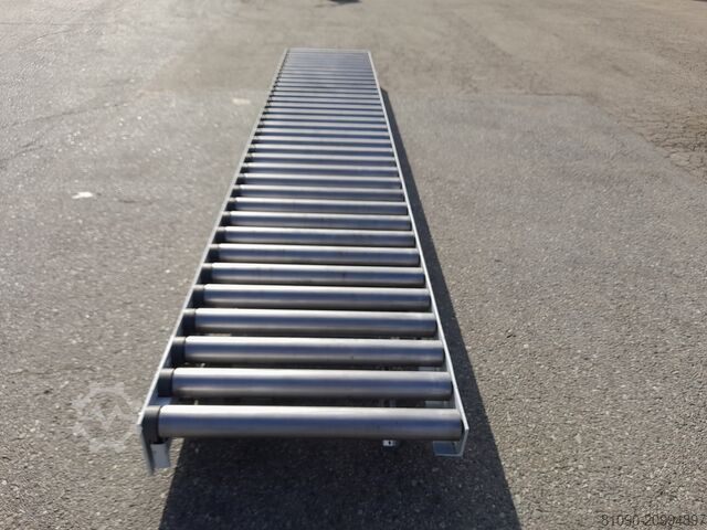 Powered roller conveyor 5200x920x300 mm, roller length L=900 mm  