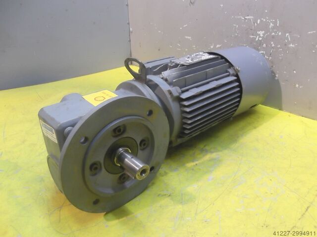 Gear motor 0.55 kW 104 rpm SEW-EURODRIVE SF32 DT80K4BMG