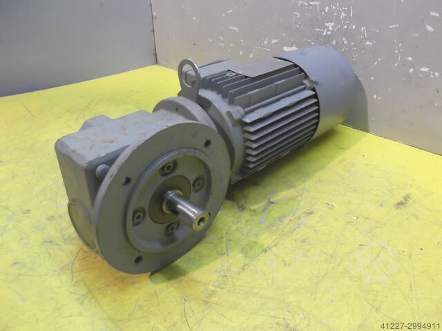 Gear motor 0.55 kW 104 rpm SEW-EURODRIVE SF32 DT80K4BMG