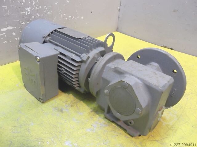 Gear motor 0.55 kW 104 rpm SEW-EURODRIVE SF32 DT80K4BMG