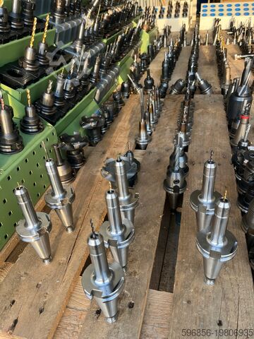 Spannzangenfutter WNT B40 ER16M A=100 + Centro-P Germany Spannzange + VHM-Bohrer Oprawka WNT B40 ER16M A=100 + tulejka Centro-P Germany + wiertło VHM 