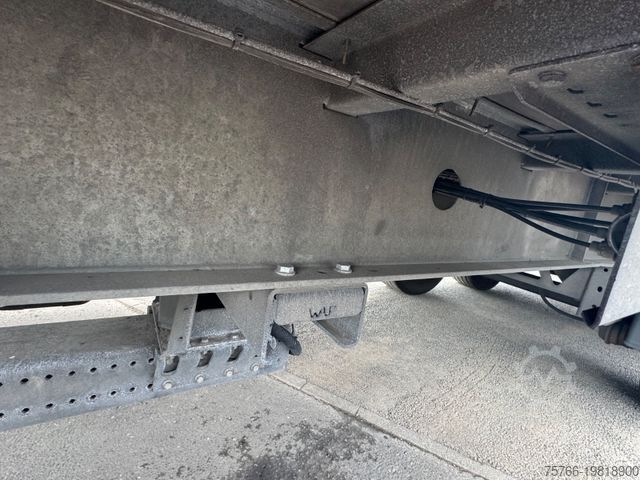 Beverage truck MERCEDES-BENZ ACTROS 2540 L/ 2 x LBW / LENKACHSE / KOMPLETTZUG