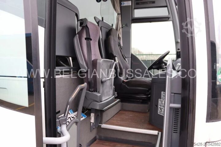 Motor coach Mercedes Tourismo 17RHD / Full options / Lift