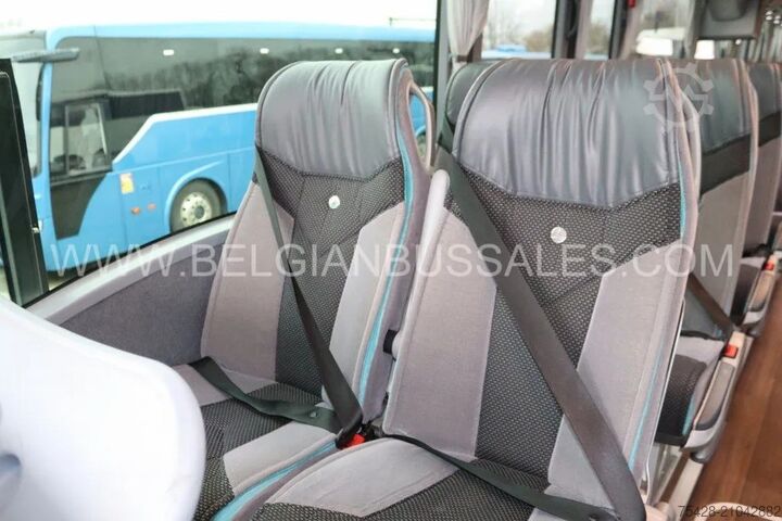 Motor coach Mercedes Tourismo 17RHD / Full options / Lift