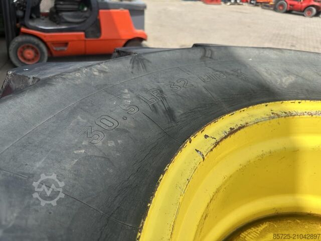 Rad mit Reifen SET banden 30.5 X LR32 - Nieuw