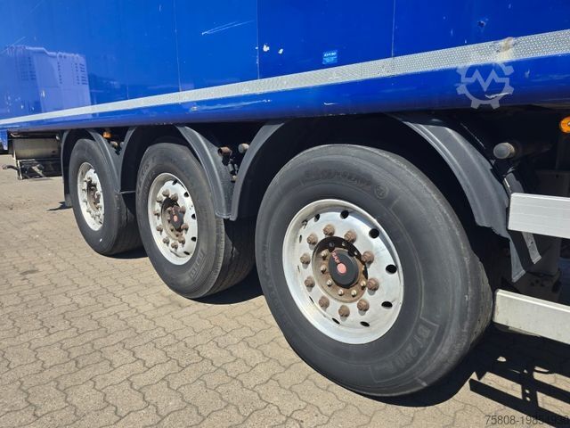 Walking floor semitrailer KRAKER CF-200 Walkingfloor 92m³ Funk SAF Liftachse