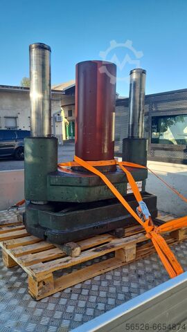 Hydraulische Presse 200 Tonnen BIGNOZZI
