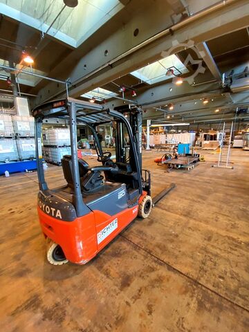 Frontstapler Toyota 8 FBE 20 T