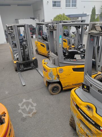 Elektrisch – 4 Räder Jungheinrich EFG320 no battery