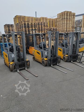 Elektrisch – 4 Räder Jungheinrich EFG320 no battery