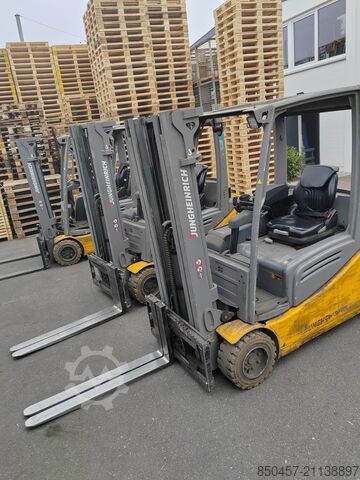 Elektrisch – 4 Räder Jungheinrich EFG320 no battery