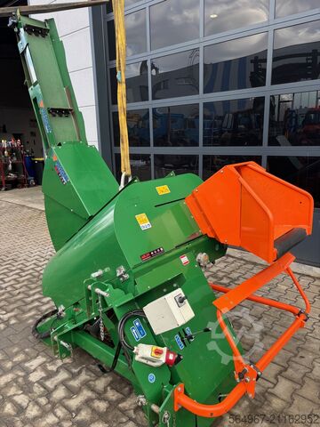 Beschneidungsmaschine Posch SmartCut 700 automatische Brennholzsäge