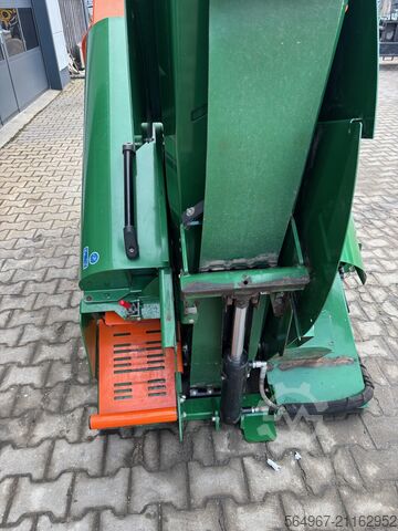 Beschneidungsmaschine Posch SmartCut 700 automatische Brennholzsäge