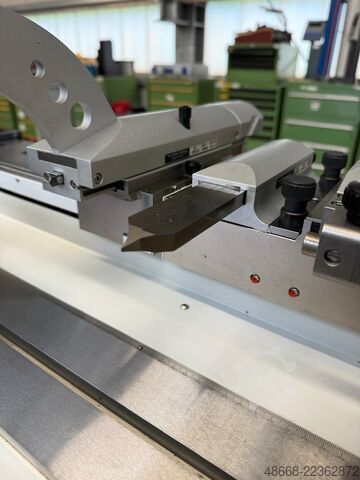 Manual shaft measuring station measuring machine Mahr Marshaft MAN 400