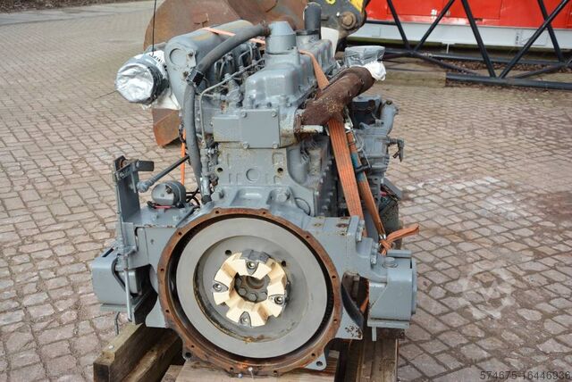 Engine Hino EM100   engine complete