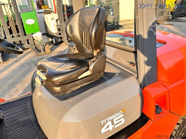 Gabelstapler Toyota 42-4FD40 / DIESEL / 4500KG / DUPLEX / FO