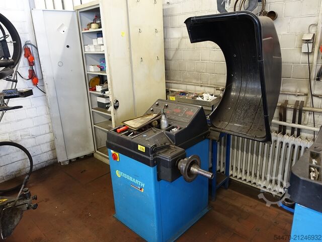 Reifenwuchtmaschine BEISSBARTH MT530