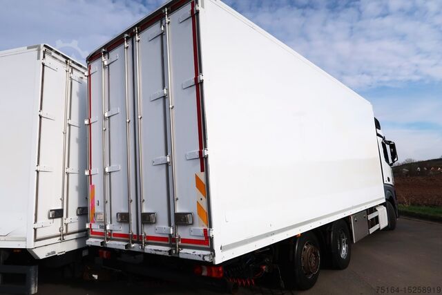 Truck with box body Mercedes-Benz 2545 L